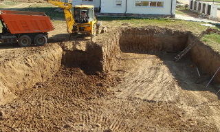 Рытье котлованов под фундамент в Малгобеке – цена от 2611 руб. за м3 | 2Землекопа-Млг