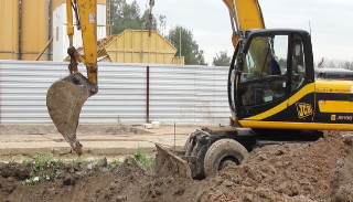 Выкопать яму экскаватором в Малгобеке от 940 руб. - 2Землекопа-Млг